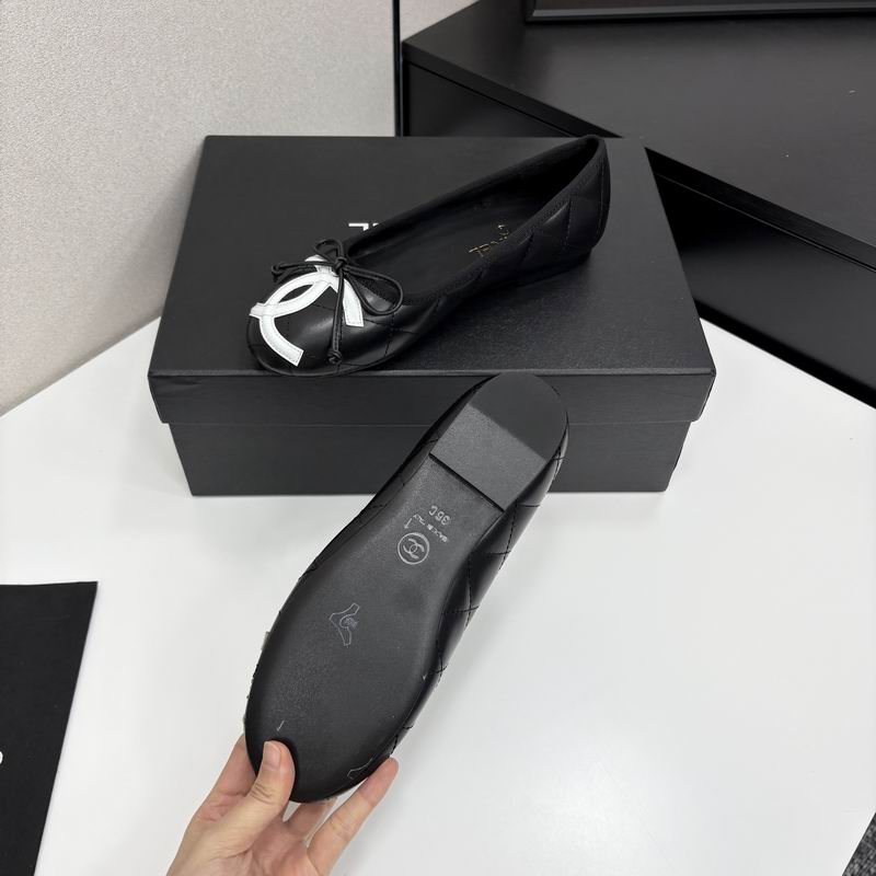 Chanel Black Quilted Ballet Flats with White CC Detail
