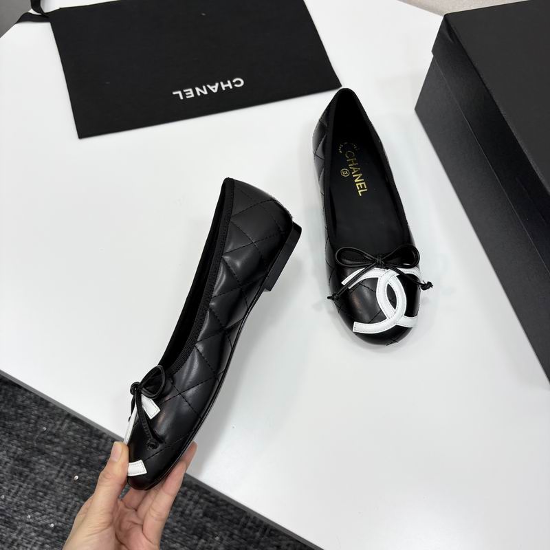 Chanel Black Quilted Ballet Flats with White CC Detail