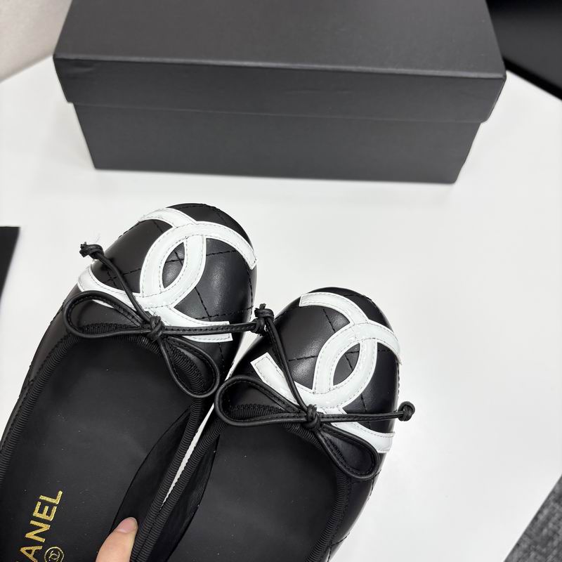 Chanel Black Quilted Ballet Flats with White CC Detail