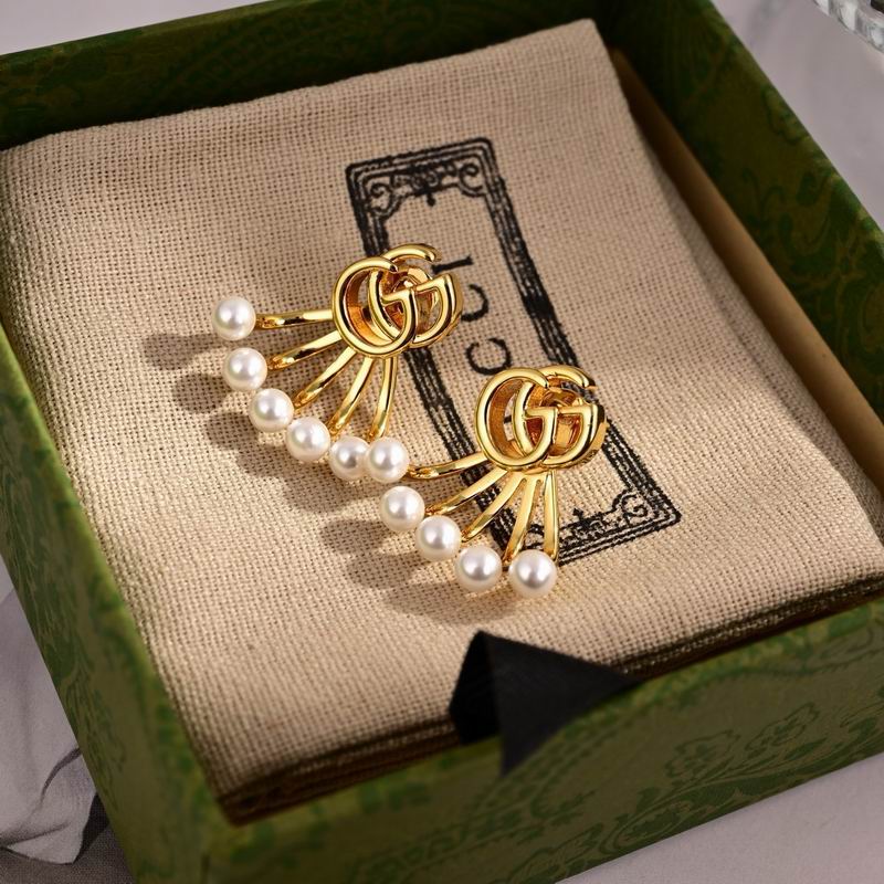 Gucci Gold Pearl Earrings 823