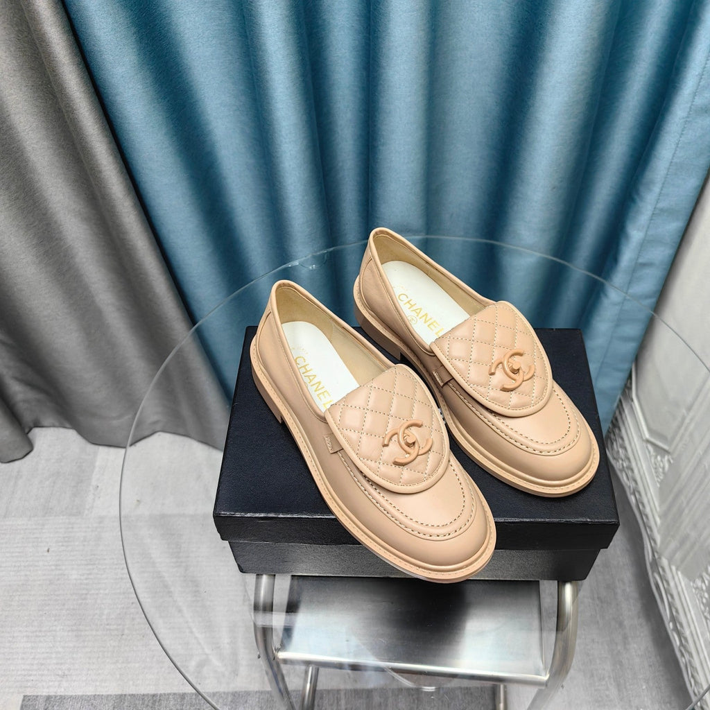 CHANEL MOASINS BEIGE QUILTED LAMBSKIN